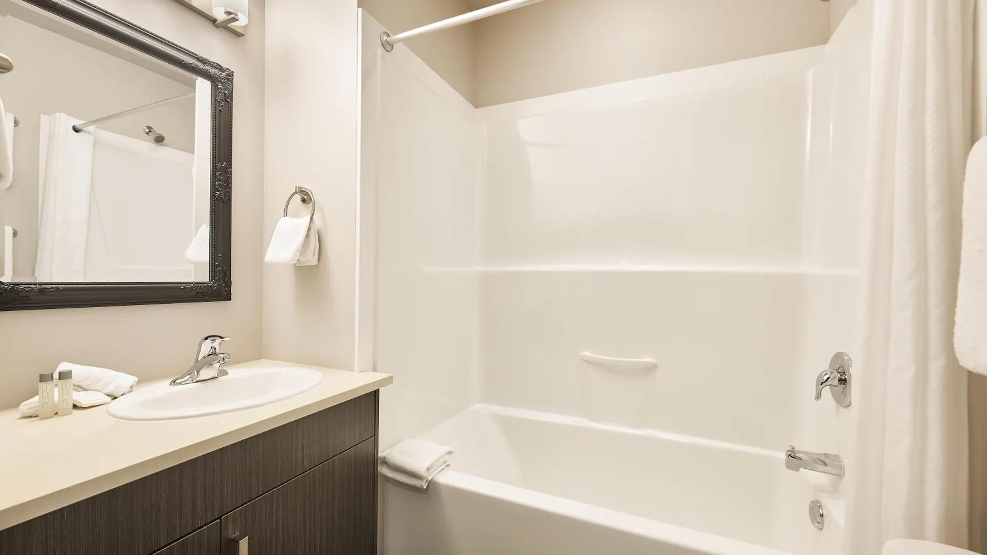 Solo Suites Langford